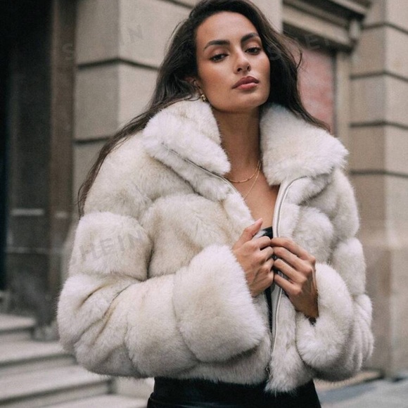 Carly Lawrence Anewsta Latest Fashion Faux Fur Collar Elegant Short Jacket - Picture 2 of 7